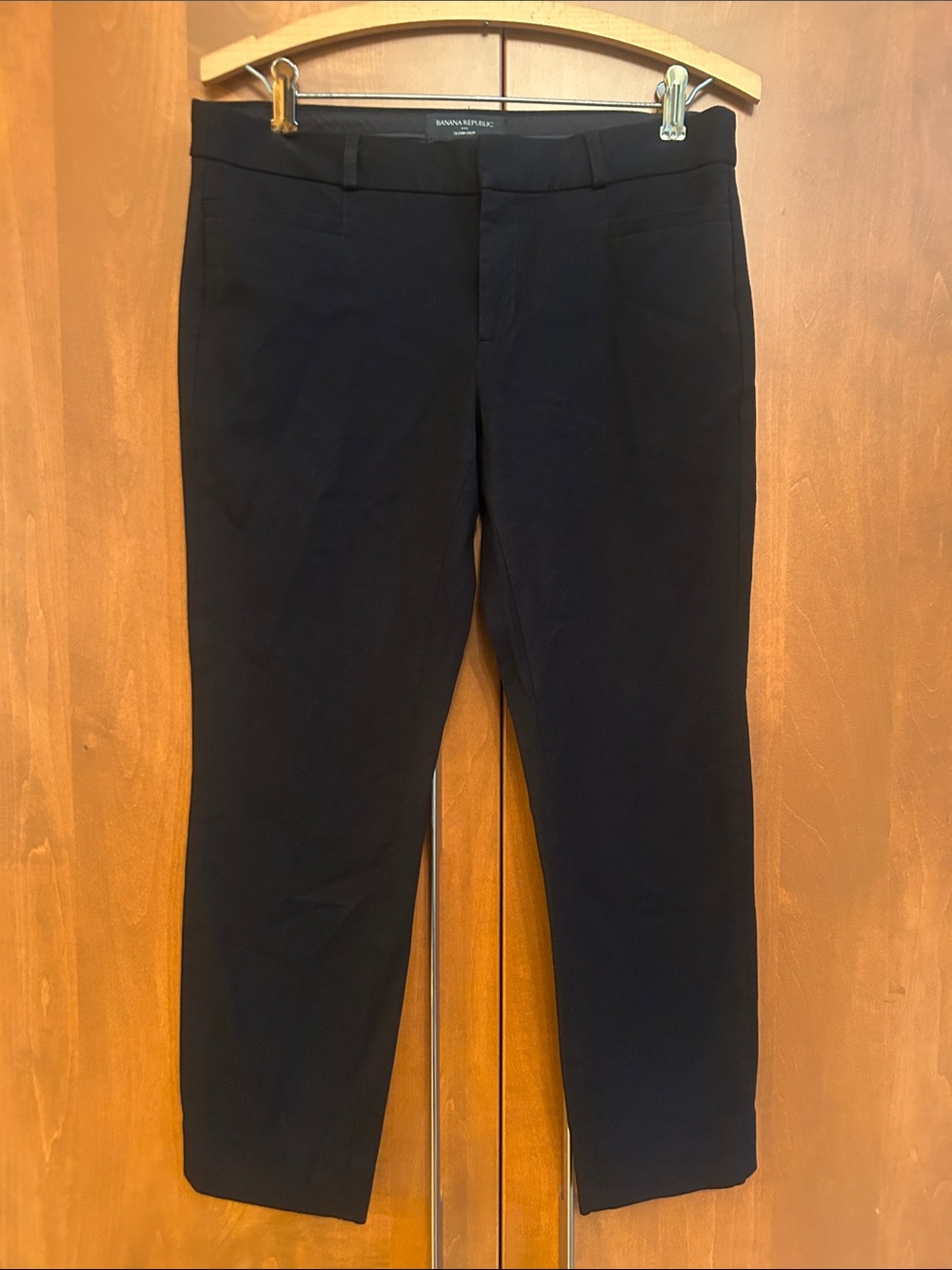Banana Republic women’s black Sloan Crop Pants, size 4